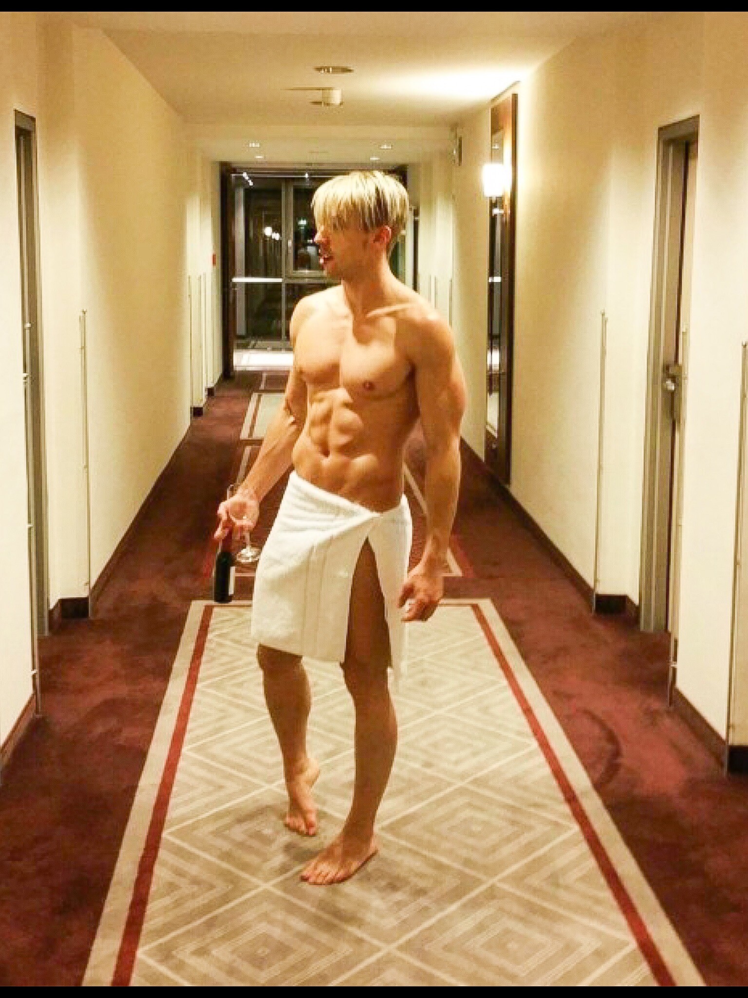 Minimal Clothing: Bath Towel