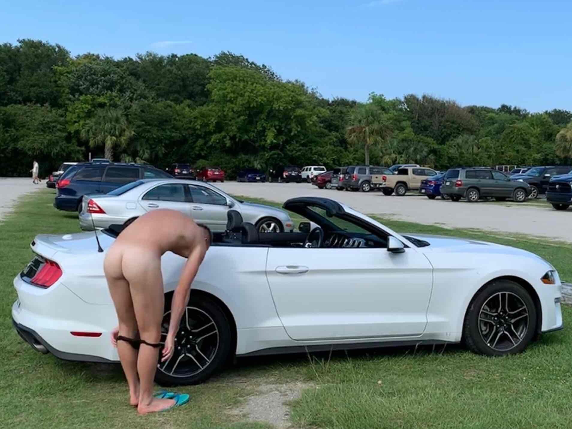 Nude Parking